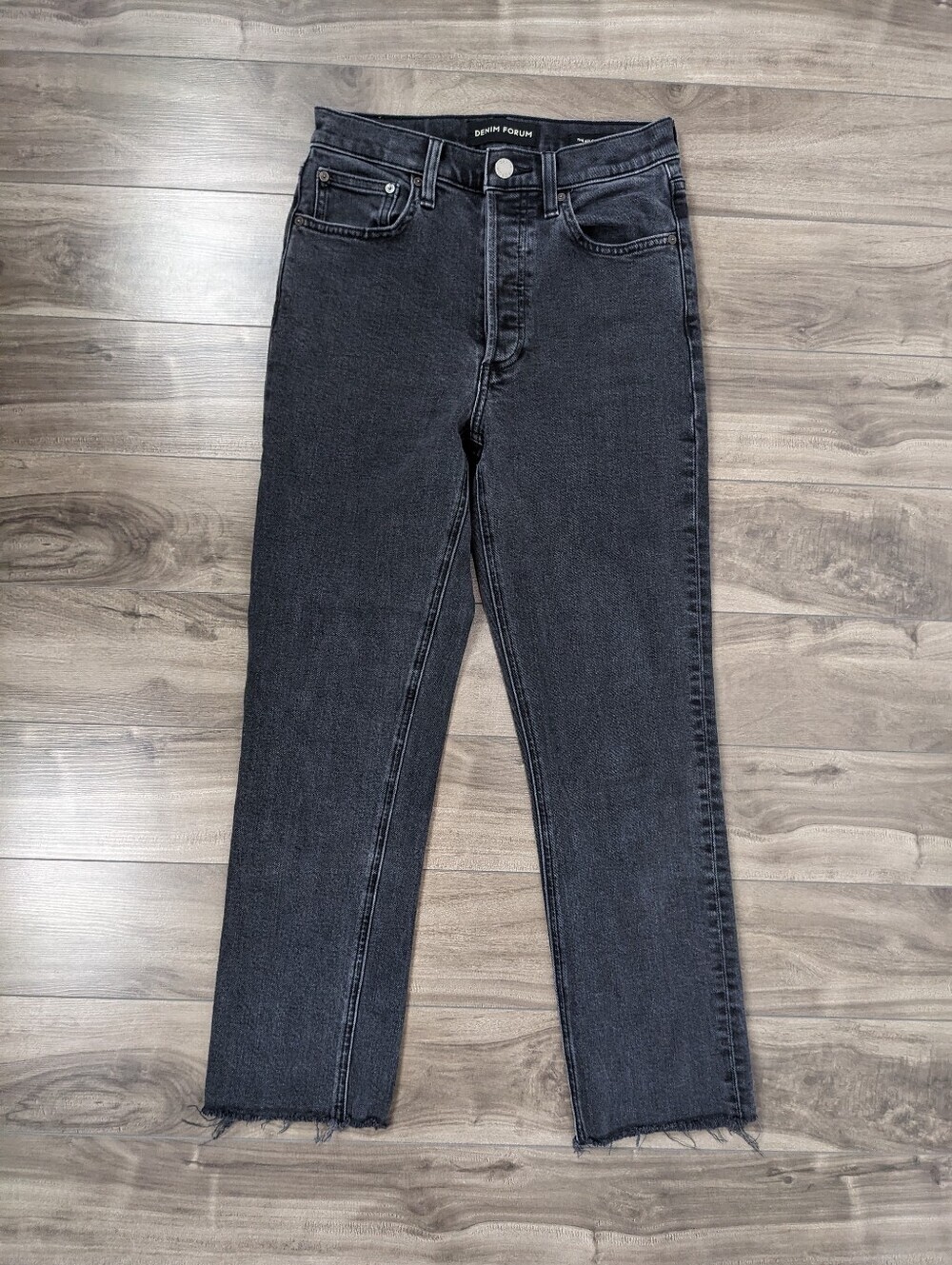 Aritzia Denim Forum Arlo Jeans High Rise Straight Size 26 Washed Black